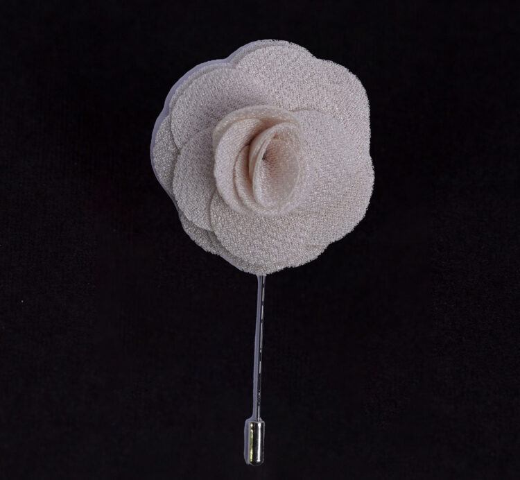 MICROFIBER OFF WHITE LAPEL FLOWER