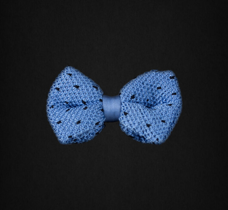 KNITTED LIGHT BLUE BOWTIE
