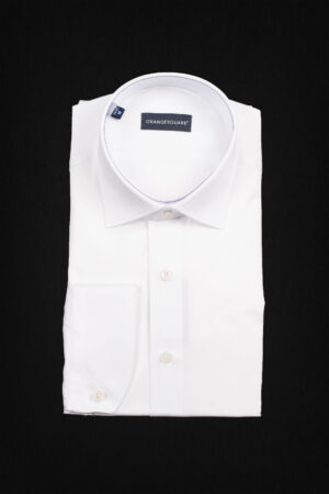 CLASSIC WHITE SHIRT.