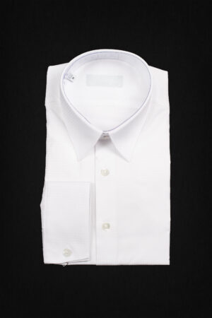 CLASSIC WHITE SHIRT.