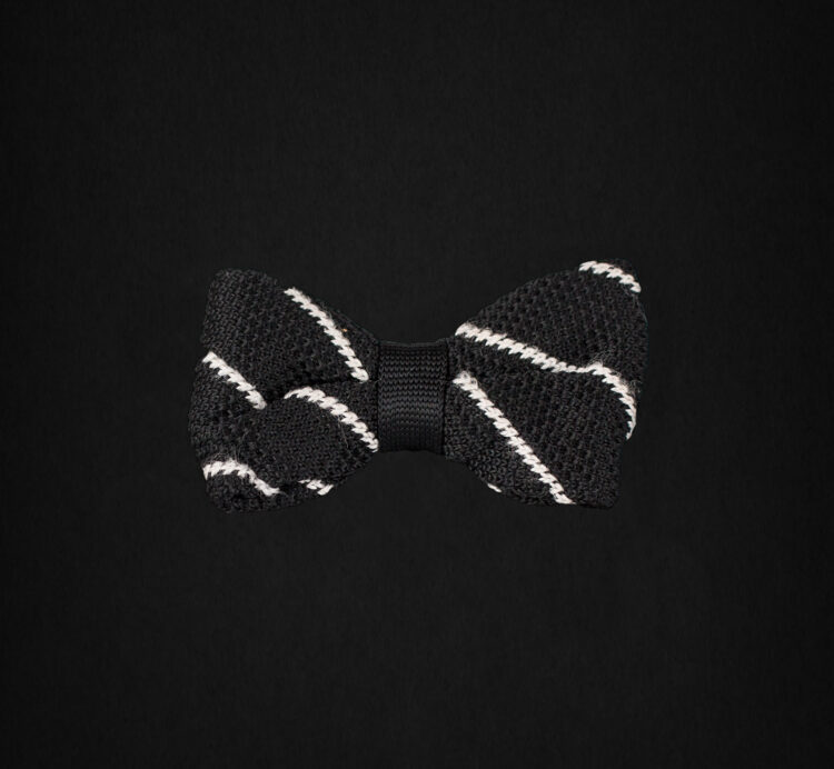 KNITTED BLACK/WHITE STRIPED BOWTIE