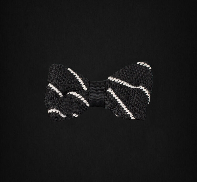 KNITTED BLACK/WHITE STRIPED BOWTIE