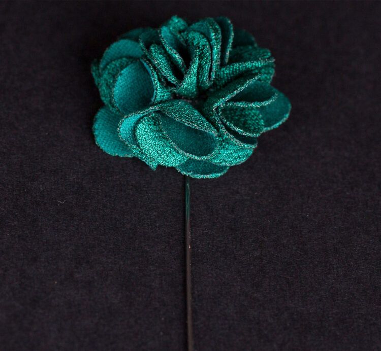 MICROFIBER HUNTER GREEN LAPEL FLOWER