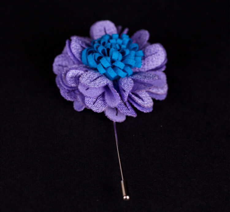 MICROFIBER LAVENDER/BLUE LAPEL FLOWER