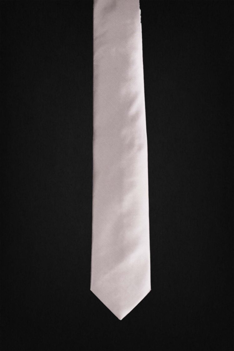 PLAIN WHITE TIE