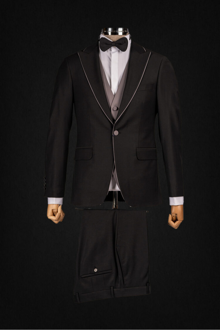 BLACK TUXEDO SUIT 