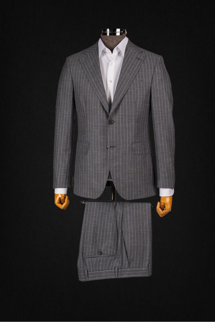 STRIPED GRAY BUSINESS SUIT