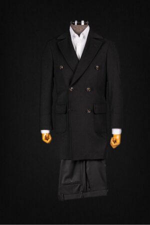 BLACK OVERCOAT