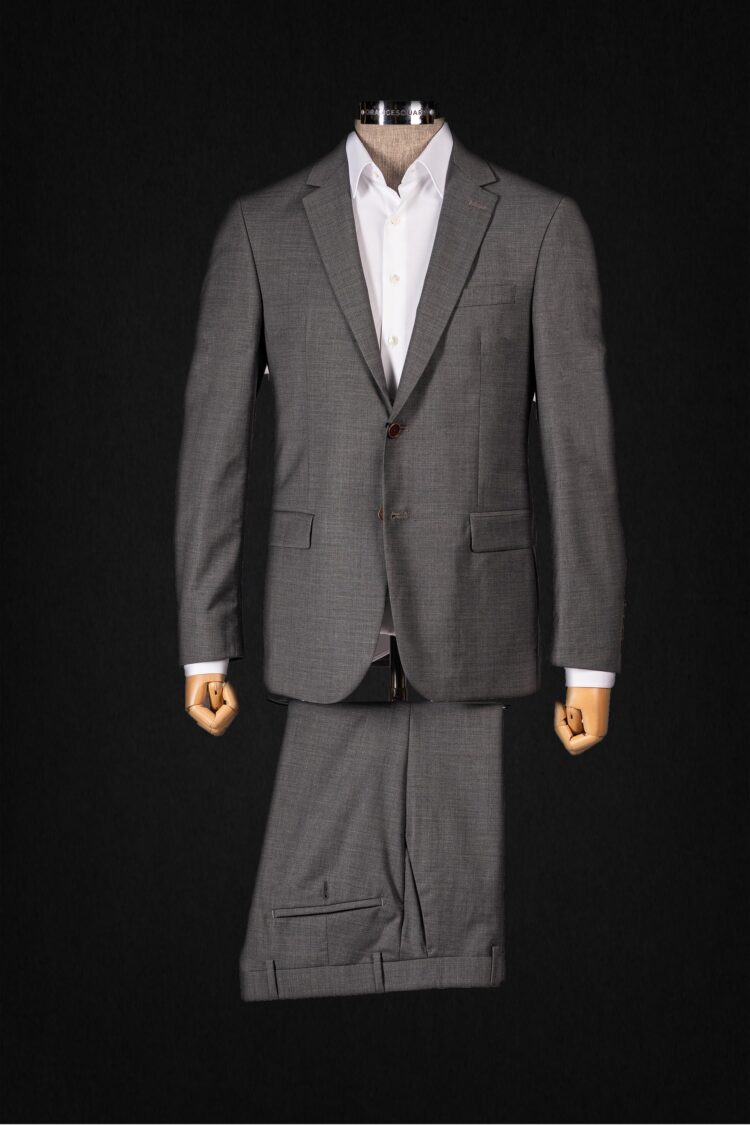 GRAY BUSINESS SUIT