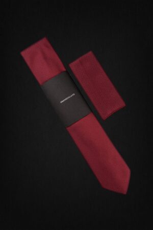 SMALL CHECK RED TIE