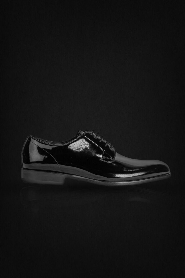 PATENT DERBY LACE UP BLACK SHOE