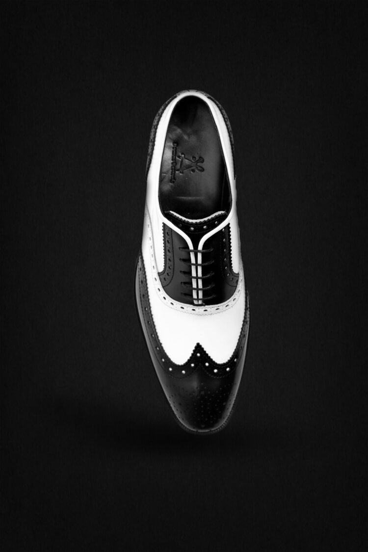 OXFORD BLACK AND WHITE SHOE